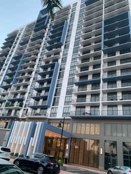 305 1/1 Skyline Parkview Escape - Image 4
