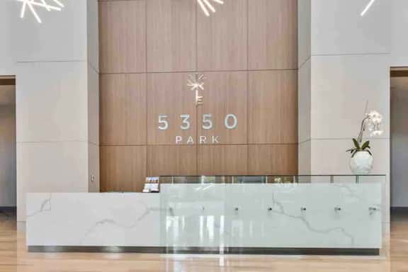 305 B Skyline Parkview Nook Studio - Image 1