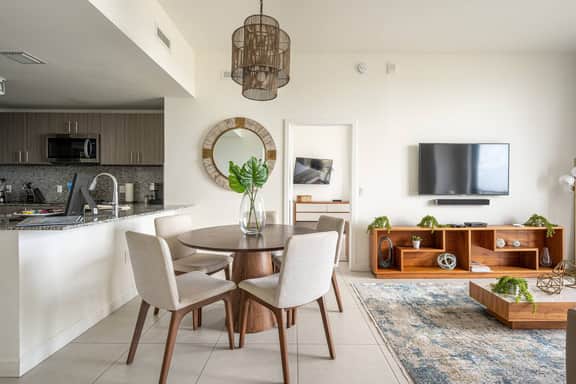 1813 2/2 Skyline Haven Escape - Image 5